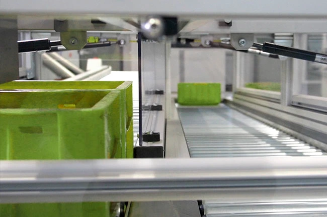 Nahaufnahme der automatischen Dimac-Verpackungsmaschine L-box